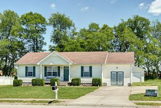 1021 Waterford Cir, Clarksville, TN 37040