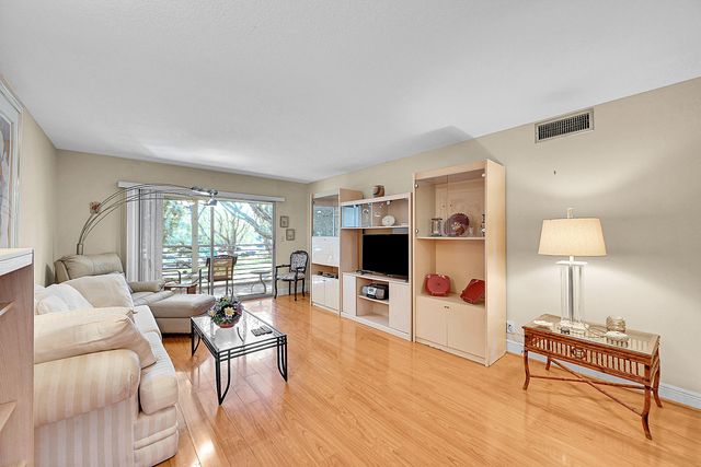 2102 Lucaya Bend D2, Coconut Creek, FL 33066