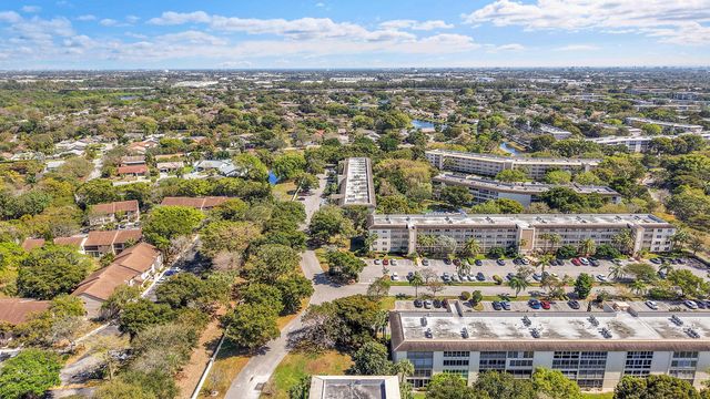 2102 Lucaya Bend D2, Coconut Creek, FL 33066