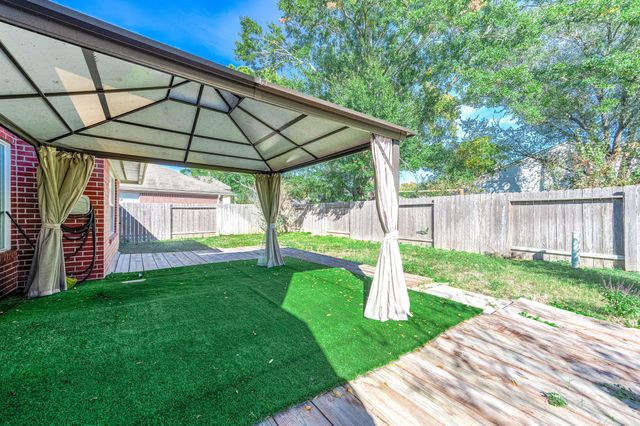 6210 Newbury Drive, Katy, TX 77449