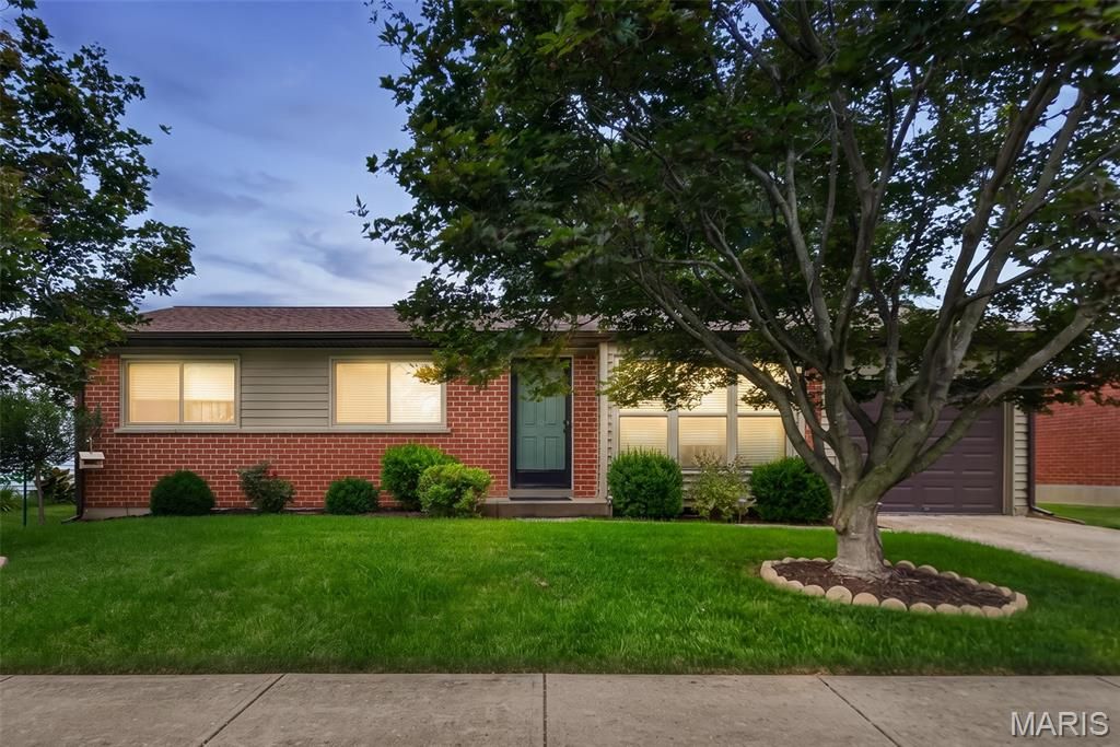 3210 Catesby Lane, St Charles, MO 63301