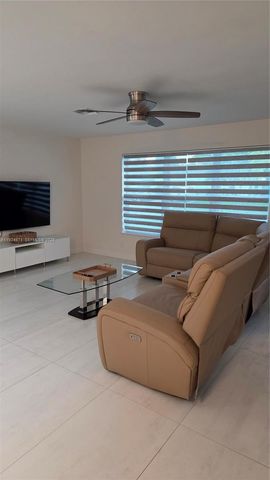 1001 SE 14th Dr, Deerfield Beach, FL 33441