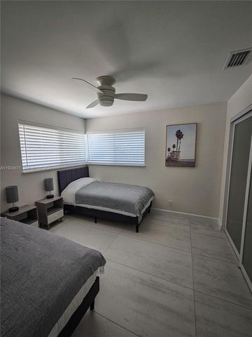 1001 SE 14th Dr, Deerfield Beach, FL 33441