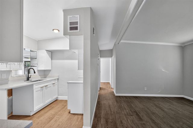 171 Tulip Tree Dr, Lake Worth, FL 33462