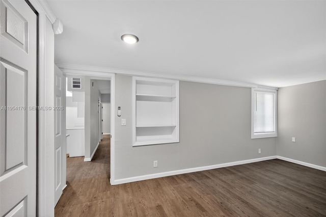 171 Tulip Tree Dr, Lake Worth, FL 33462