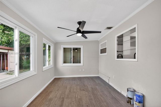 171 Tulip Tree Dr, Lake Worth, FL 33462