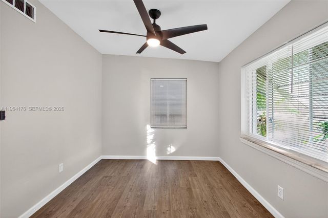 171 Tulip Tree Dr, Lake Worth, FL 33462