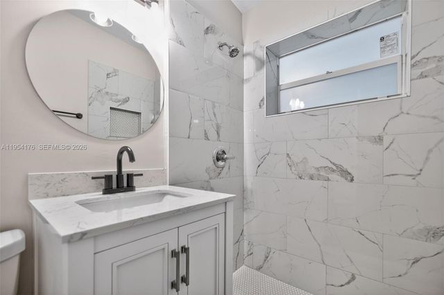 171 Tulip Tree Dr, Lake Worth, FL 33462