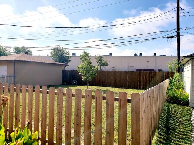 11038 Wyatt Street, Dallas, TX 75218