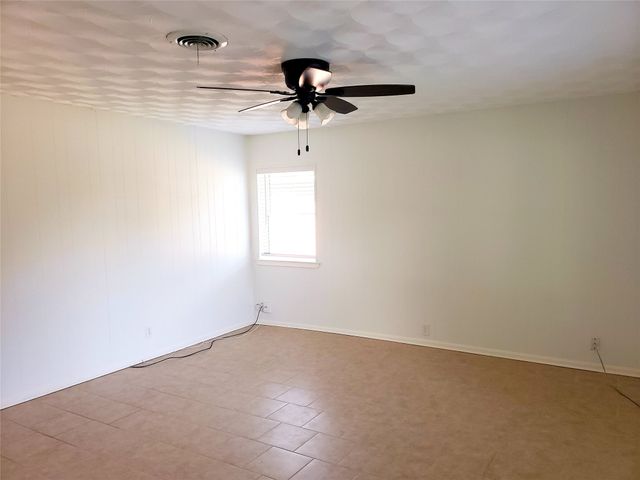 11038 Wyatt Street, Dallas, TX 75218