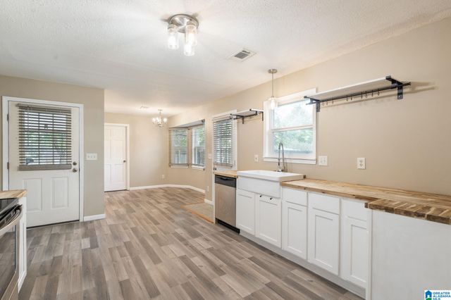11410 FAIRWOOD AVENUE, Northport, AL 35475