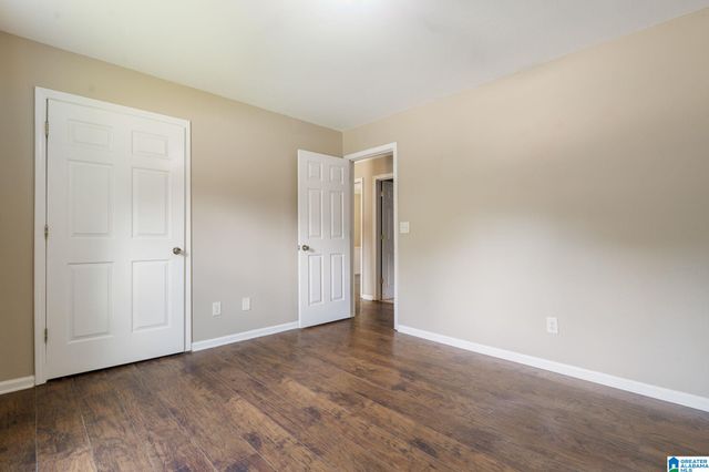 11410 FAIRWOOD AVENUE, Northport, AL 35475