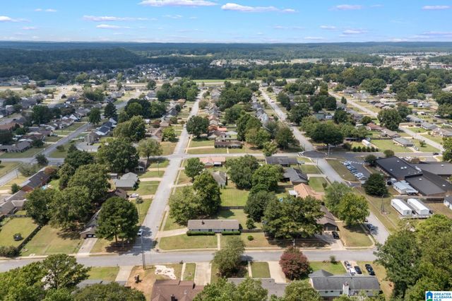 11410 FAIRWOOD AVENUE, Northport, AL 35475
