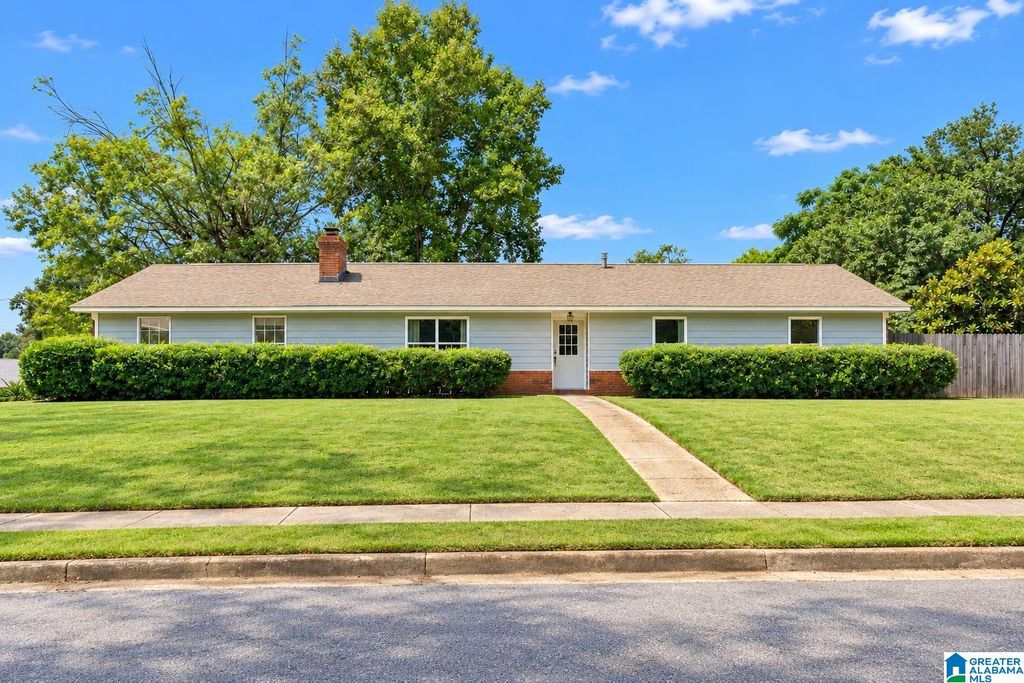 11410 FAIRWOOD AVENUE, Northport, AL 35475
