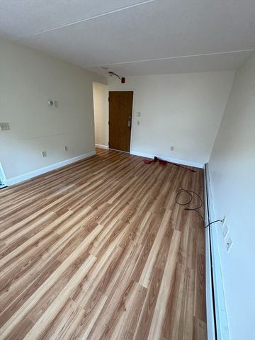400 Massachusetts Avenue 35, Boston, MA 02115