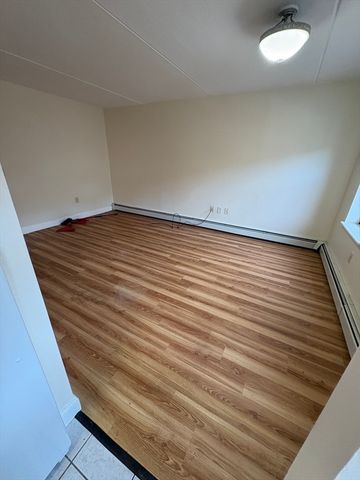 400 Massachusetts Avenue 35, Boston, MA 02115