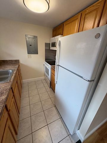 400 Massachusetts Avenue 35, Boston, MA 02115