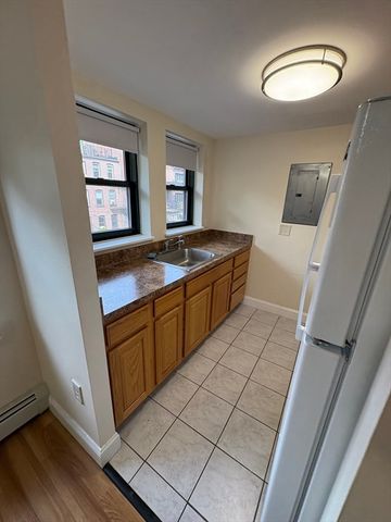 400 Massachusetts Avenue 35, Boston, MA 02115