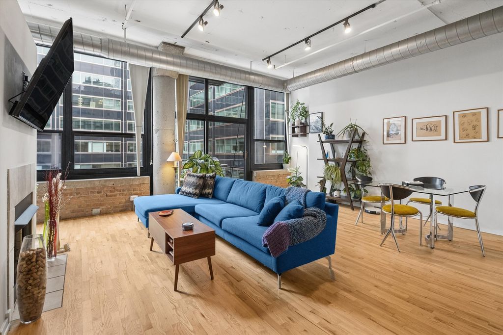 130 S CANAL Street 607, Chicago, IL 60606 — photo 2