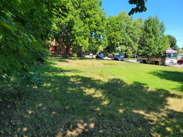 7th Street W, Saint Paul, MN 55102