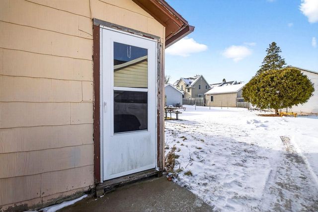 311 ISABELLA STREET, Neenah, WI 54956