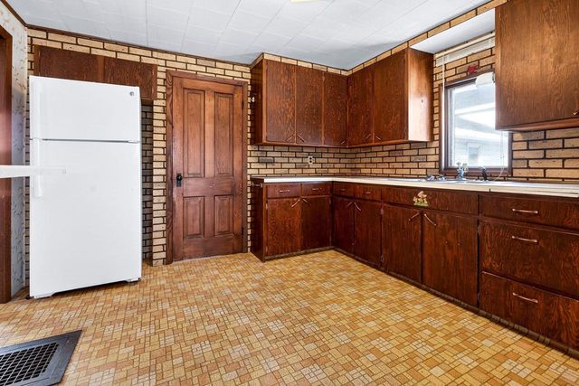 311 ISABELLA STREET, Neenah, WI 54956