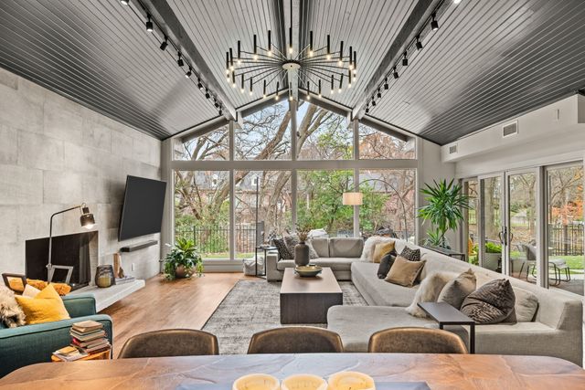 313 Fall Creek Drive, Richardson, TX 75080