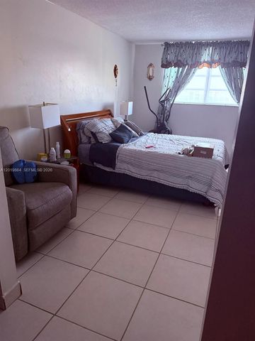 1250 NE 125th St 317A, North Miami, FL 33161