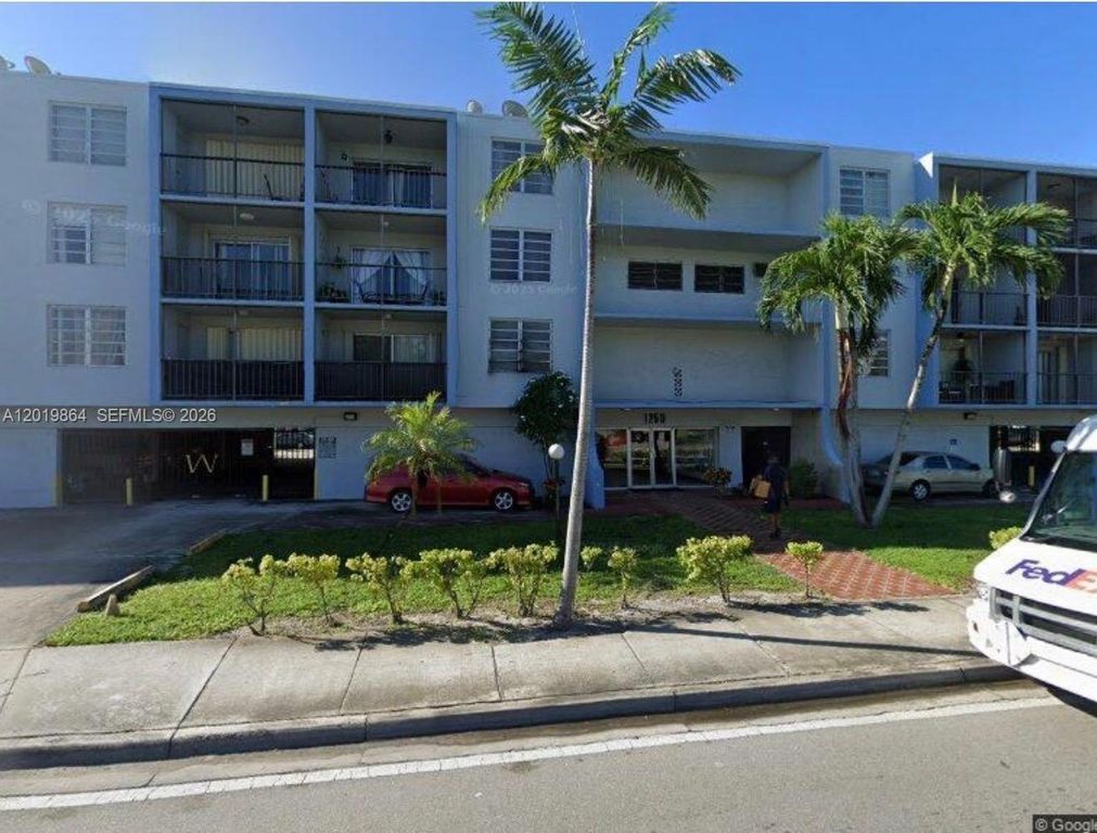 1250 NE 125th St 317A, North Miami, FL 33161