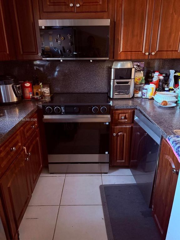 Image 5 of property listing at 1250 NE 125th St 317A, North Miami, FL 33161