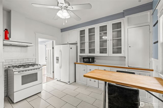 1923 15th Avenue S, Seattle, WA 98144
