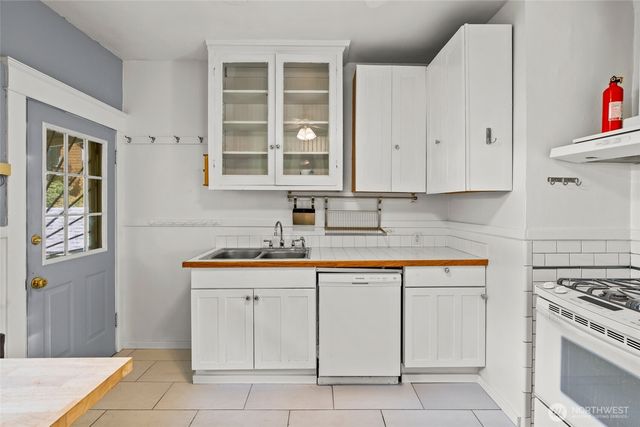 1923 15th Avenue S, Seattle, WA 98144