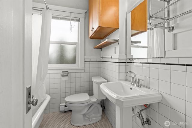 1923 15th Avenue S, Seattle, WA 98144
