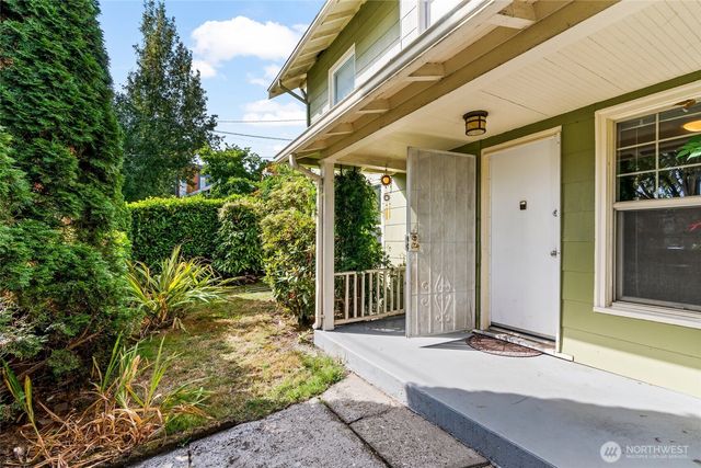1923 15th Avenue S, Seattle, WA 98144