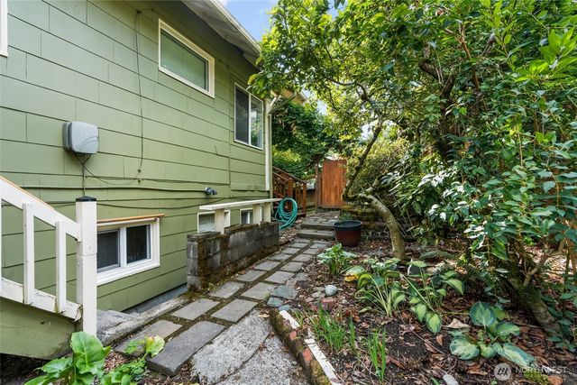1923 15th Avenue S, Seattle, WA 98144