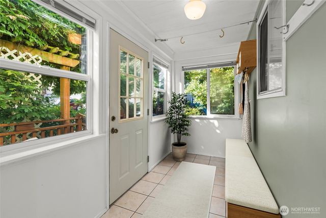 1923 15th Avenue S, Seattle, WA 98144
