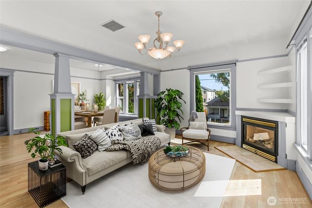 1923 15th Avenue S, Seattle, WA 98144