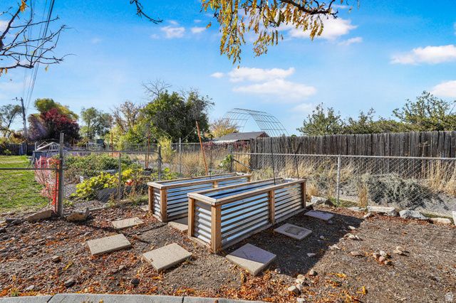 917 N GARDEN DR, Orem, UT 84057