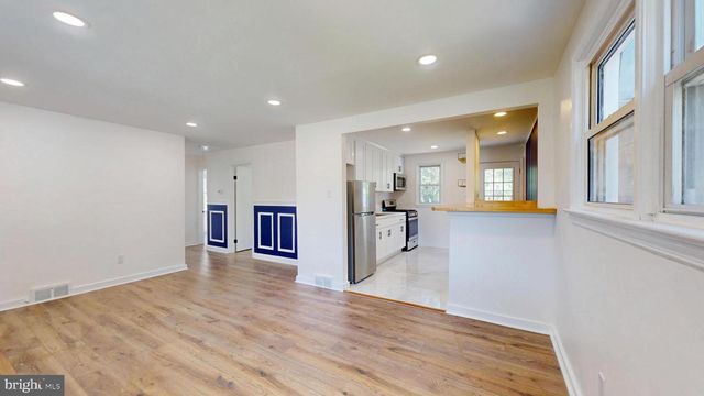 10 BERGEN AVE, Voorhees, NJ 08043