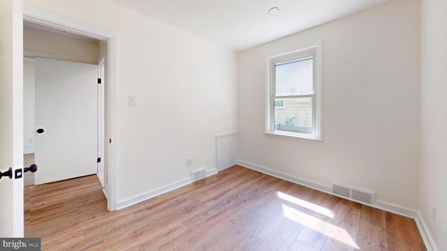 10 BERGEN AVE, Voorhees, NJ 08043