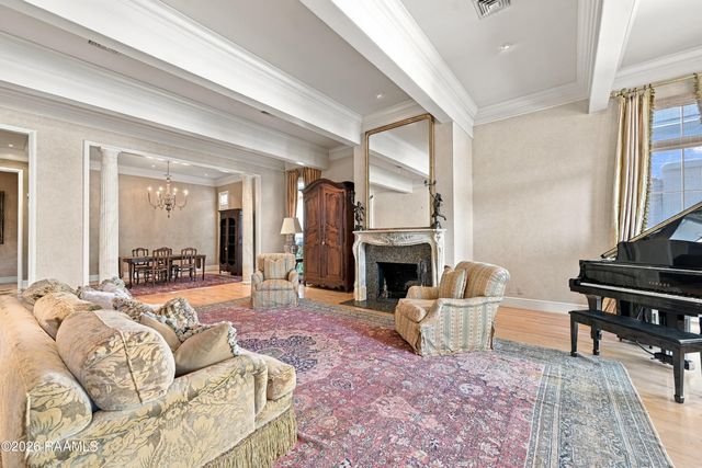 301 Oakleaf Drive, Lafayette, LA 70503