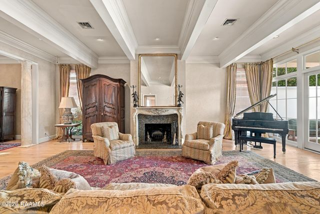 301 Oakleaf Drive, Lafayette, LA 70503