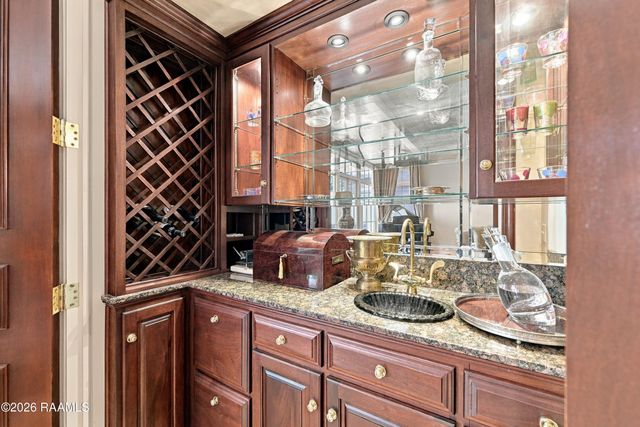 301 Oakleaf Drive, Lafayette, LA 70503