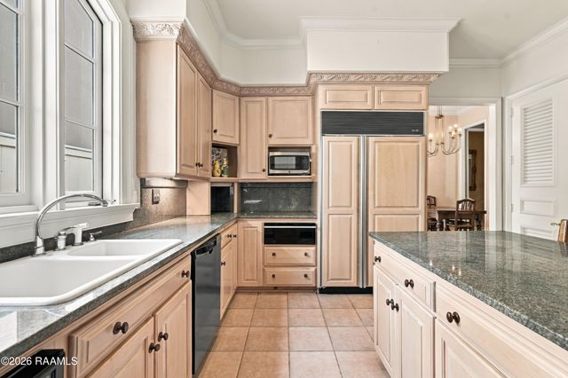 301 Oakleaf Drive, Lafayette, LA 70503
