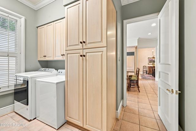 301 Oakleaf Drive, Lafayette, LA 70503
