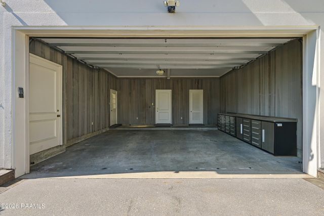 301 Oakleaf Drive, Lafayette, LA 70503