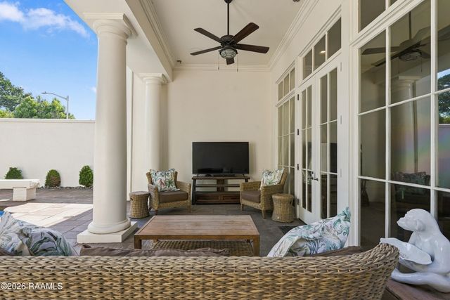 301 Oakleaf Drive, Lafayette, LA 70503