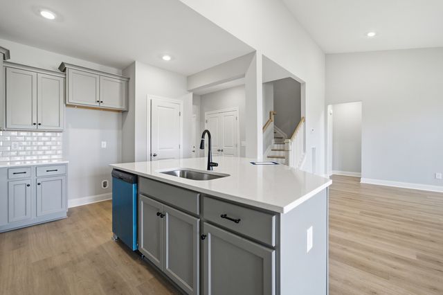 402 Rawling Ln, Gallatin, TN 37066