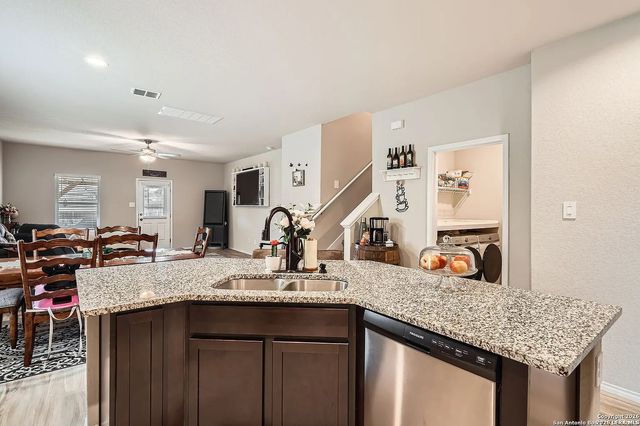 13039 Heathers Sun, St Hedwig, TX 78152