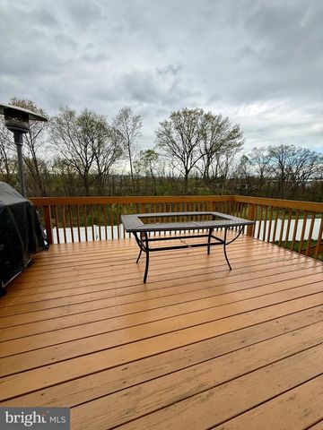 1813 SILVERLEAF LN, Palmyra, PA 17078
